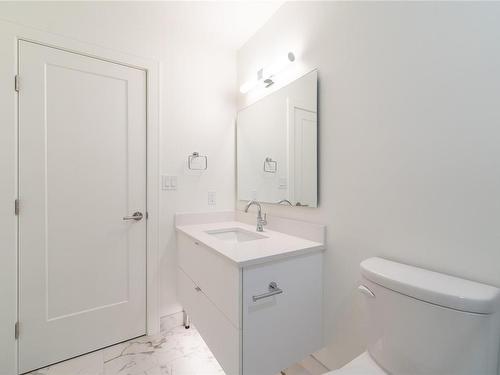 408-1628 Store St, Victoria, BC - Indoor Photo Showing Bathroom