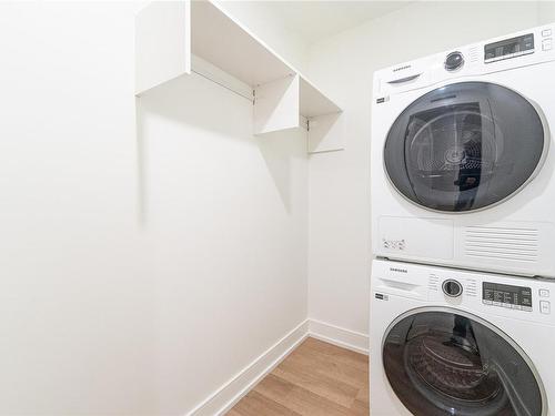 408-1628 Store St, Victoria, BC - Indoor Photo Showing Laundry Room