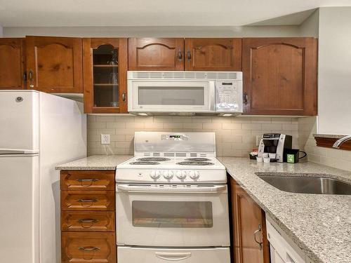 Cuisine - 221-151 Ch. Du Curé-Deslauriers, Mont-Tremblant, QC - Indoor Photo Showing Kitchen