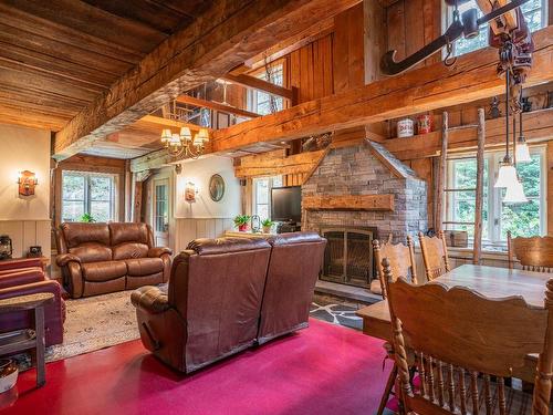 Living room - 165 Route Gosselin, Saint-Victor, QC - Indoor With Fireplace