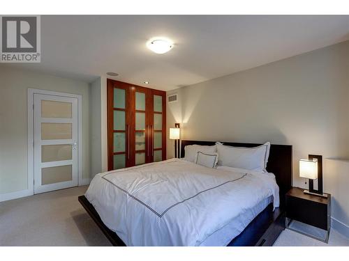2094 Abbott Street, Kelowna, BC - Indoor Photo Showing Bedroom