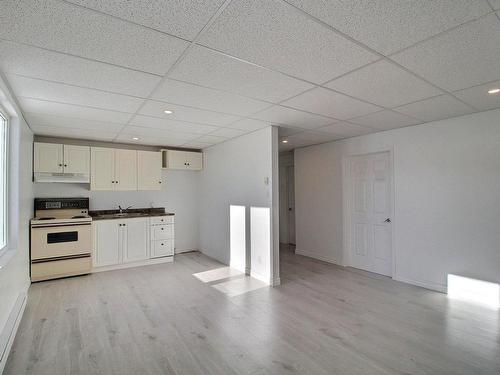 Overall view - 521  - 525 1Re Rue O., Barraute, QC - Indoor Photo Showing Kitchen