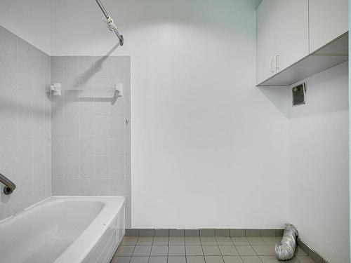 Laundry room - 002-305 Rue Laviolette, Saint-Jérôme, QC - Indoor Photo Showing Bathroom
