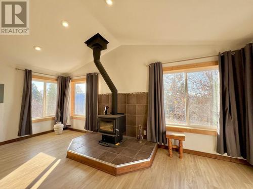 2421 Willow Drive, 70 Mile House, BC - Indoor With Fireplace