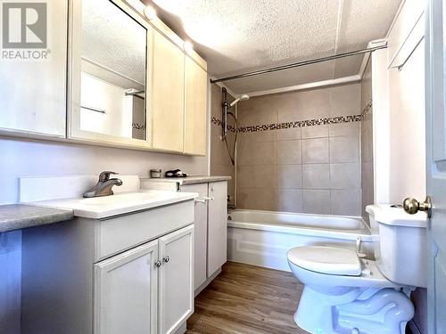 2421 Willow Drive, 70 Mile House, BC - Indoor Photo Showing Bathroom