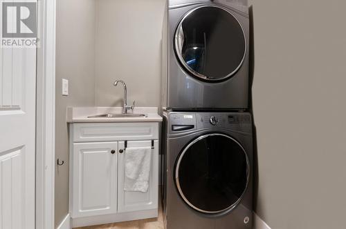 2450 Radio Tower Road Unit# 59, Oliver, BC - Indoor Photo Showing Laundry Room