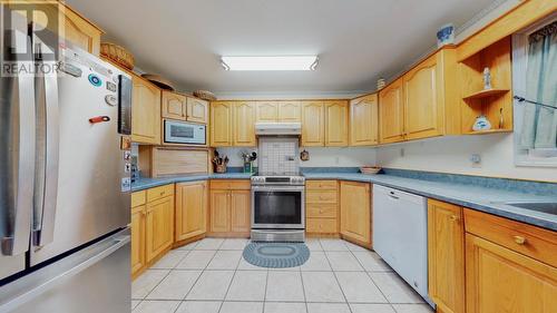 294 Road 6, Oliver, BC - Indoor Photo Showing Kitchen