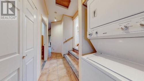 294 Road 6, Oliver, BC - Indoor Photo Showing Laundry Room