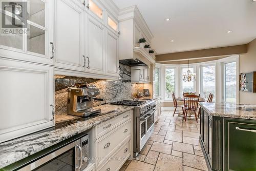 683 Davis Drive, Uxbridge, ON - Indoor Photo Showing Kitchen With Upgraded Kitchen
