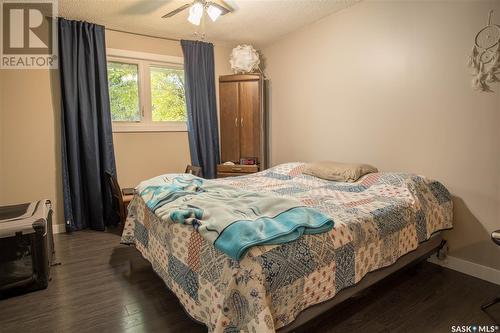 991 112Th Street, North Battleford, SK - Indoor Photo Showing Bedroom