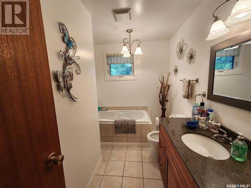 808 Assiniboia Avenue, Stoughton, SK - Indoor Photo Showing Bathroom