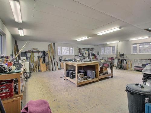 Atelier - 81 Ch. De La Sagittaire, Orford, QC - Indoor