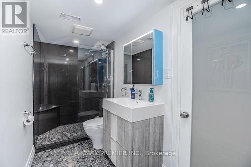 420 Nashville Road E, Vaughan, ON - Indoor Photo Showing Bathroom