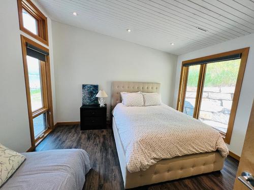 8257 Grainger Road, Canal Flats, BC - Indoor Photo Showing Bedroom
