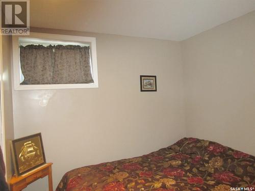 4 2Nd Street E, Willow Bunch, SK - Indoor Photo Showing Bedroom
