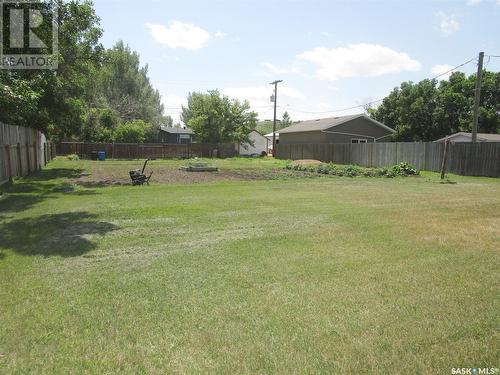 4 2Nd Street E, Willow Bunch, SK - Outdoor With Backyard