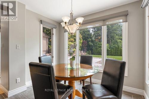 17 Scarfe Gdns, Brantford, ON - Indoor Photo Showing Dining Room
