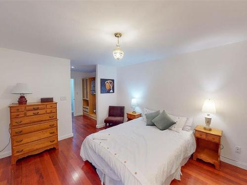 9891 Spalding Rd, Pender Island, BC - Indoor Photo Showing Bedroom