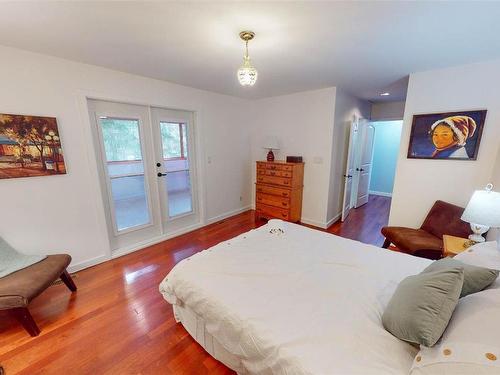 9891 Spalding Rd, Pender Island, BC - Indoor Photo Showing Bedroom