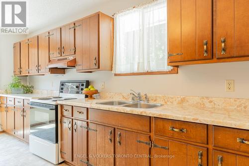38 2Nd Street W, Owen Sound, ON - Indoor Photo Showing Kitchen With Double Sink