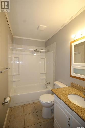 528 Redcoat Drive, Eastend, SK - Indoor Photo Showing Bathroom