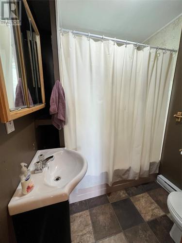 4 Deep Cove Road, Pleasantview, NL - Indoor Photo Showing Bathroom