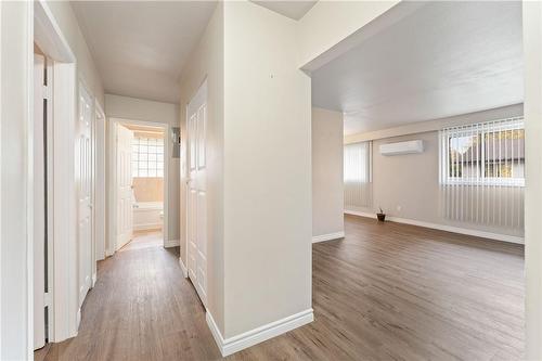 unit 4 recently renovated - 256 South Drive, Simcoe, ON - Indoor Photo Showing Other Room