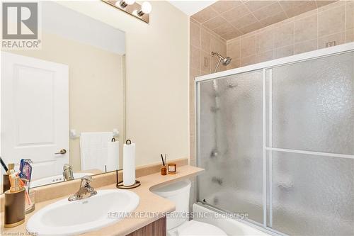 #420 -216 Oak Park Blvd, Oakville, ON - Indoor Photo Showing Bathroom