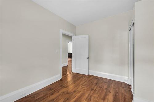 Main Floor Unit - 100 Balsam Avenue S, Hamilton, ON - Indoor Photo Showing Other Room