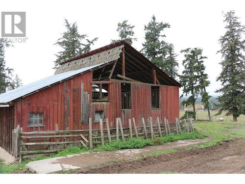 4210 White Lake Road, Tappen, BC - Outdoor