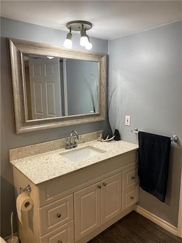 120 Maharg Avenue, Elkhorn, MB - Indoor Photo Showing Bathroom