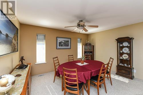 5594 7Th St, Union Bay, BC - Indoor Photo Showing Dining Room