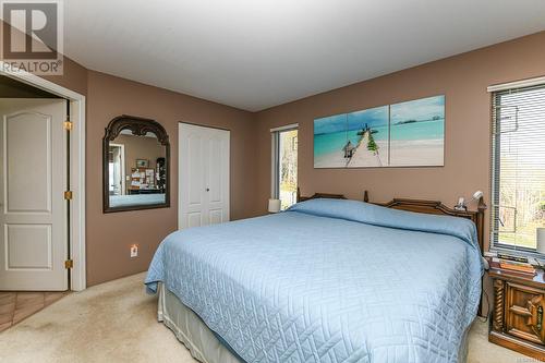 5594 7Th St, Union Bay, BC - Indoor Photo Showing Bedroom
