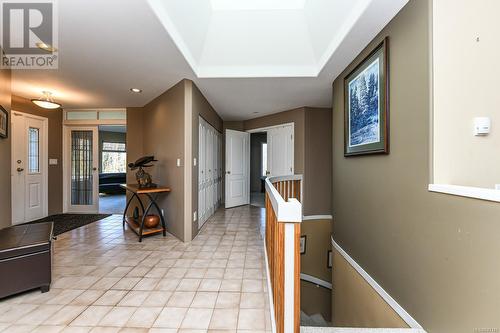 Foyer - 5594 7Th St, Union Bay, BC - Indoor Photo Showing Other Room