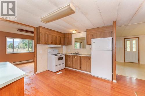 1500 Stadnicki Road, Sicamous, BC - Indoor Photo Showing Kitchen With Double Sink