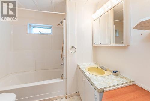 1500 Stadnicki Road, Sicamous, BC - Indoor Photo Showing Bathroom