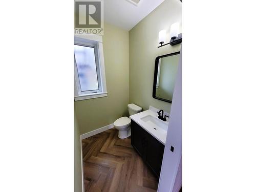 4920 Riverside Avenue, Grand Forks, BC - Indoor Photo Showing Bathroom