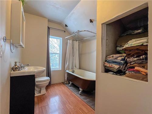 61 4Th Street S, Souris, MB - Indoor Photo Showing Bathroom