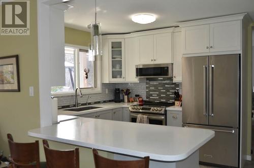 103 Eagle Drive, Kaleden, BC - Indoor Photo Showing Kitchen With Upgraded Kitchen