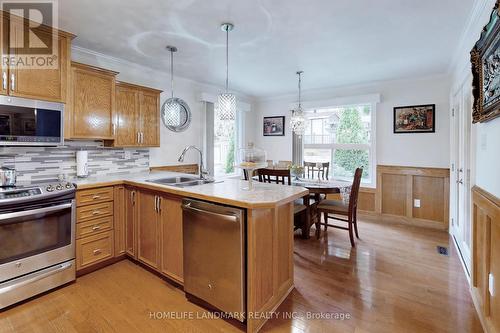 274 Edgehill Dr, Barrie, ON - Indoor Photo Showing Kitchen With Double Sink With Upgraded Kitchen