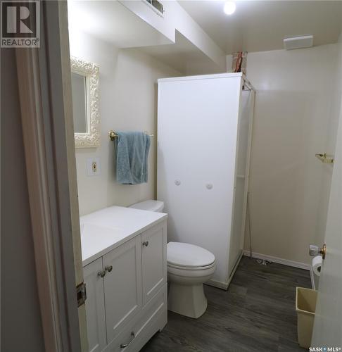 319 Anglia Crescent, Rosetown, SK - Indoor Photo Showing Bathroom
