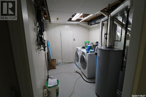 319 Anglia Crescent, Rosetown, SK - Indoor Photo Showing Laundry Room
