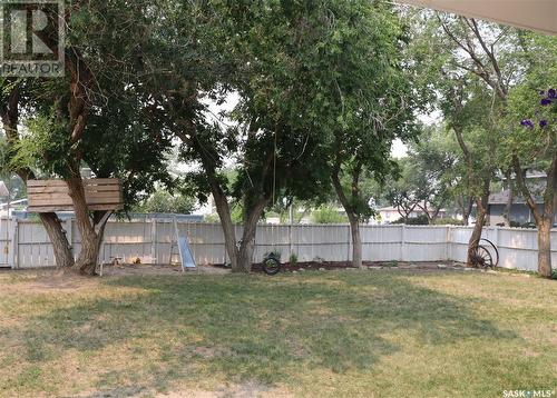 319 Anglia Crescent, Rosetown, SK - Outdoor With Backyard