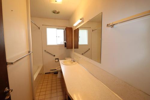 6045 Tower Road, Grand Forks, BC - Indoor Photo Showing Bathroom