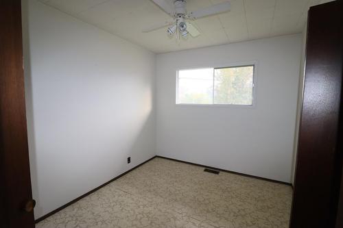 6045 Tower Road, Grand Forks, BC - Indoor Photo Showing Other Room