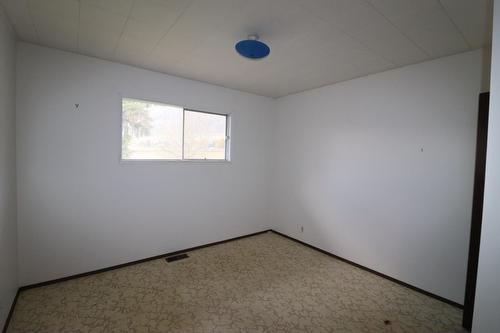 6045 Tower Road, Grand Forks, BC - Indoor Photo Showing Other Room