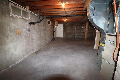 6045 Tower Road, Grand Forks, BC - Indoor Photo Showing Basement