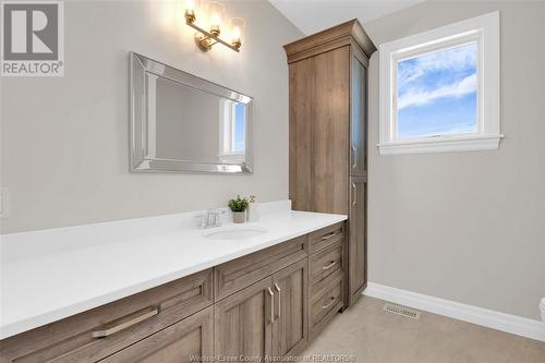 302 Blake, Belle River, ON - Indoor Photo Showing Bathroom