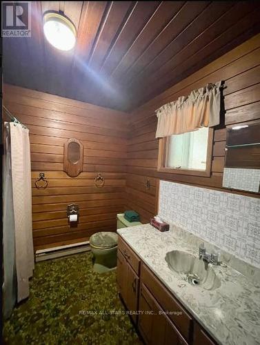 1639 Kirkfield Road, Kawartha Lakes, ON - Indoor Photo Showing Bathroom
