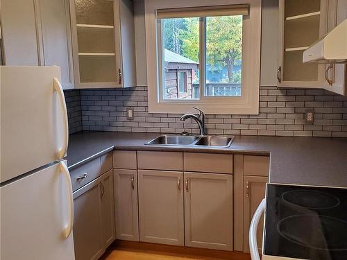 8-500 Muchalat Pl, Gold River, BC - Indoor Photo Showing Kitchen With Double Sink